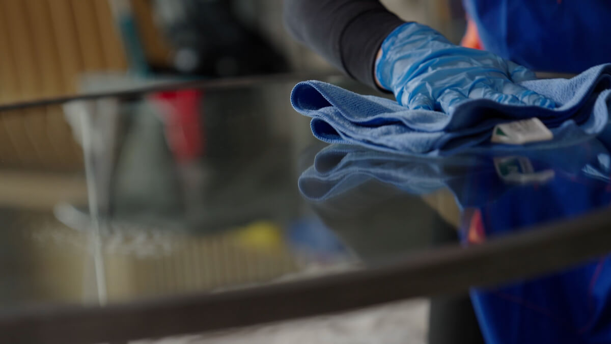 Privatreinigung Tisch