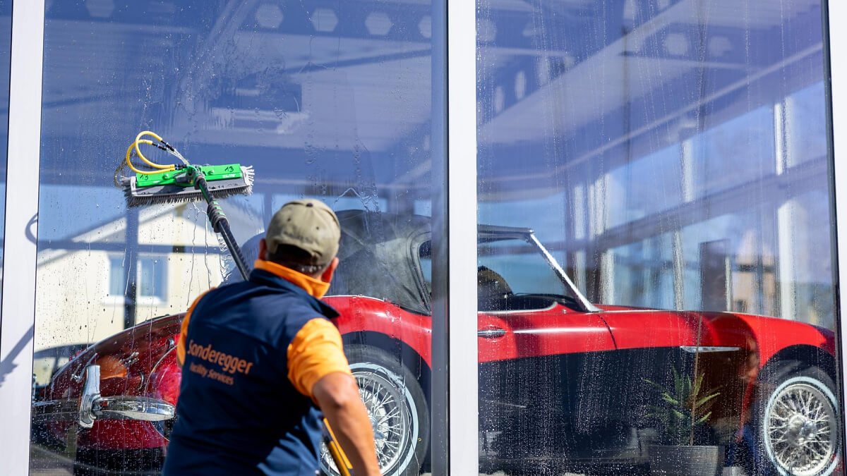 Streifenfreie Reinigung Autohaus