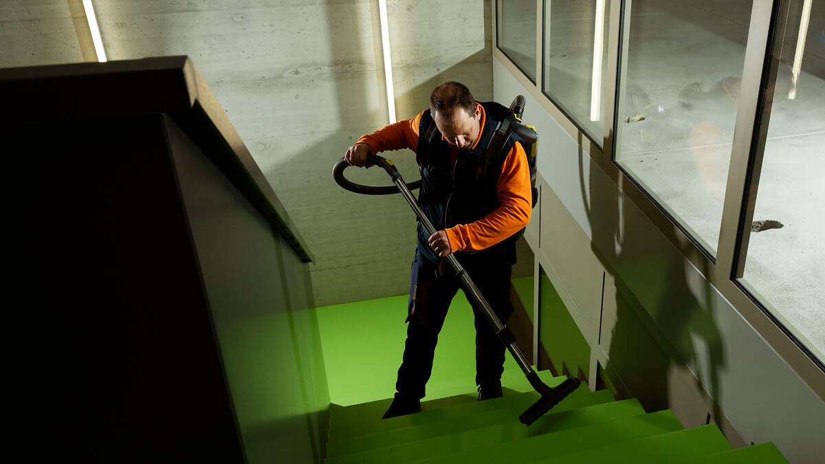 Geb&auml;udeunterhalt Treppenhausreinigung