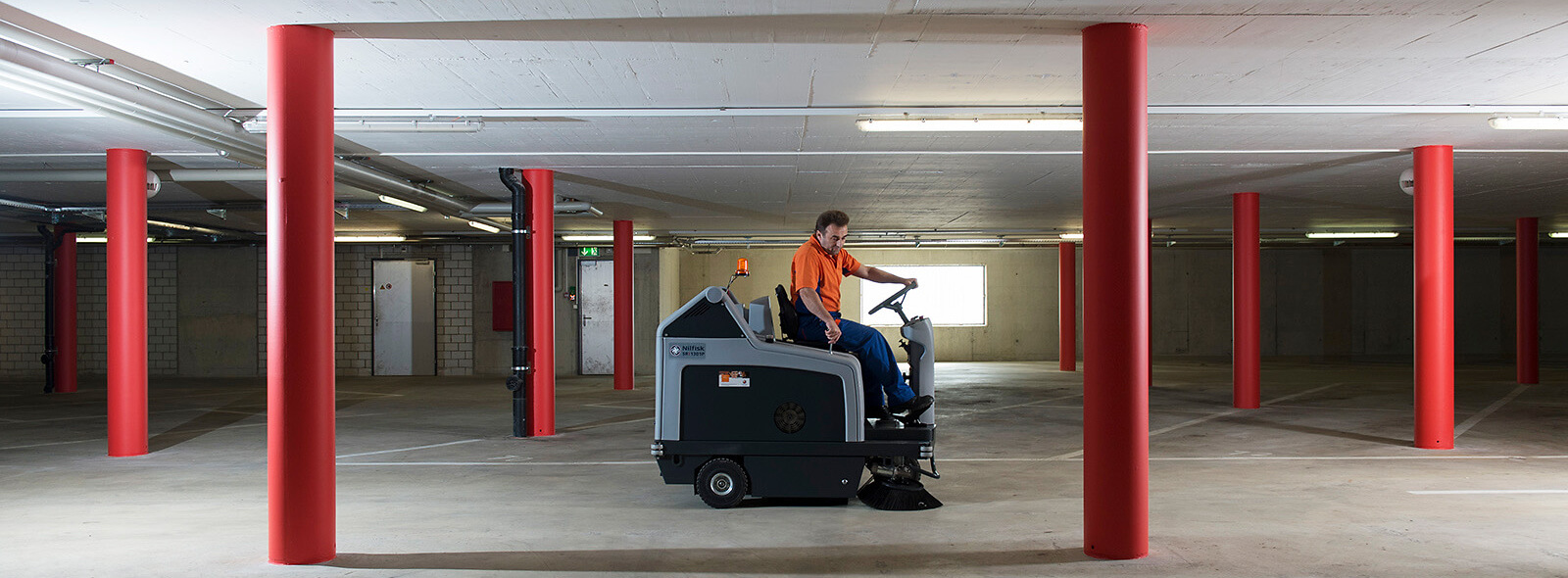 Gebäudereinigung Garage