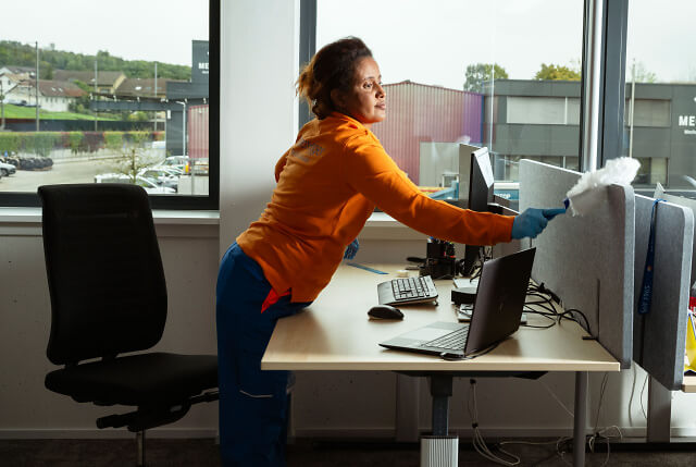 Unterhaltsreinigung B&uuml;roreinigung P Sonderegger AG